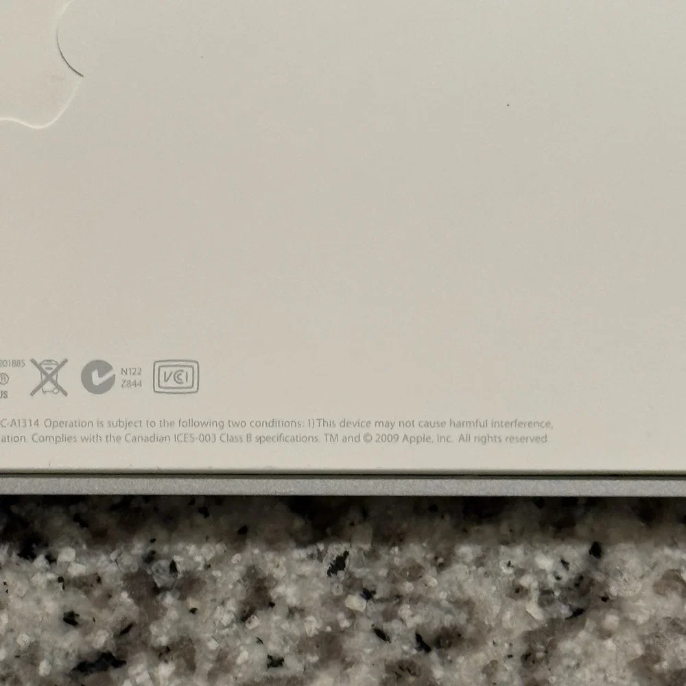 Apple Keyboard Model A1314 Wireless Bluetooth Genuine Keyboard Mac iPad Tested